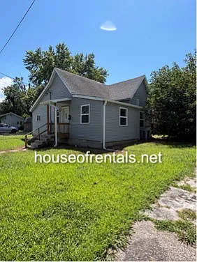 400 S Hill St — Photo 1