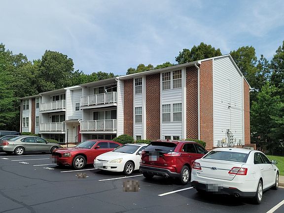 2nd image of 7608 Roscommon Ct