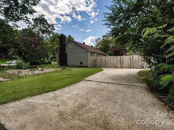 3rd image of 9637 Heartwood Ln #17