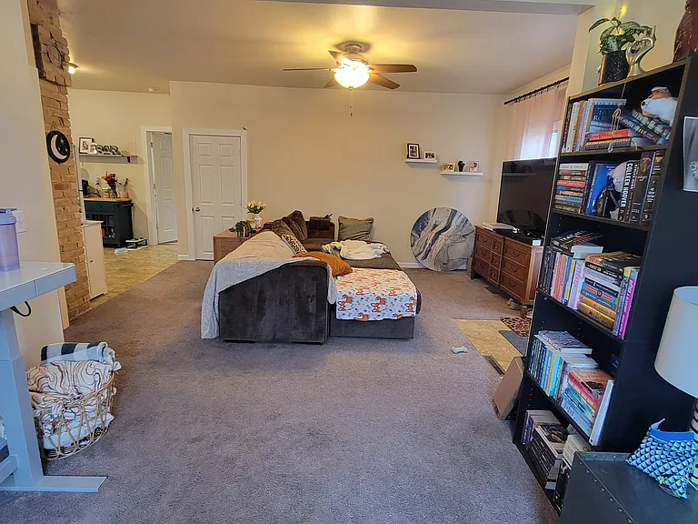 519 Vandenbroek St #1 — Photo 4