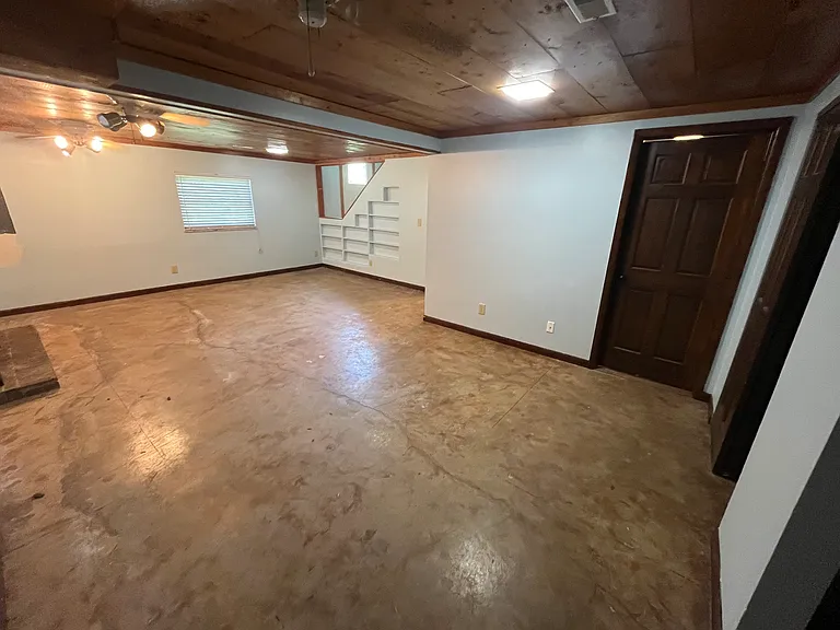 10060 Persimmon Grove Pike — Photo 12
