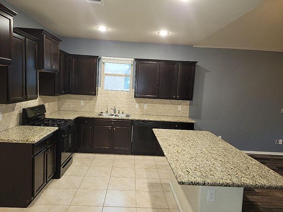 3rd image of 3530 Cambridge Falls Dr