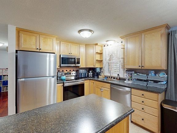 3rd image of 192 Twin Lakes Dr Unit 192