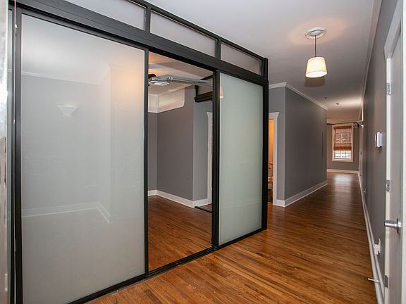 3rd image of 1029 Piedmont Ave NE APT 405