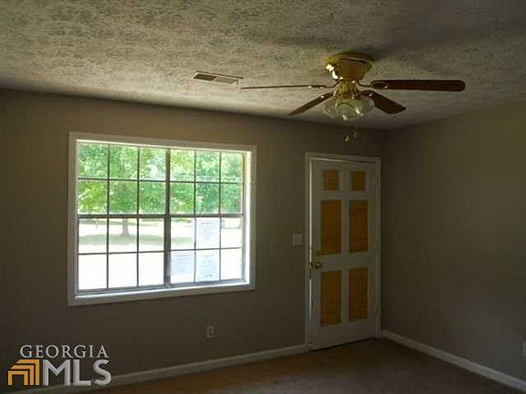 2nd image of 615 Ravenwood Dr