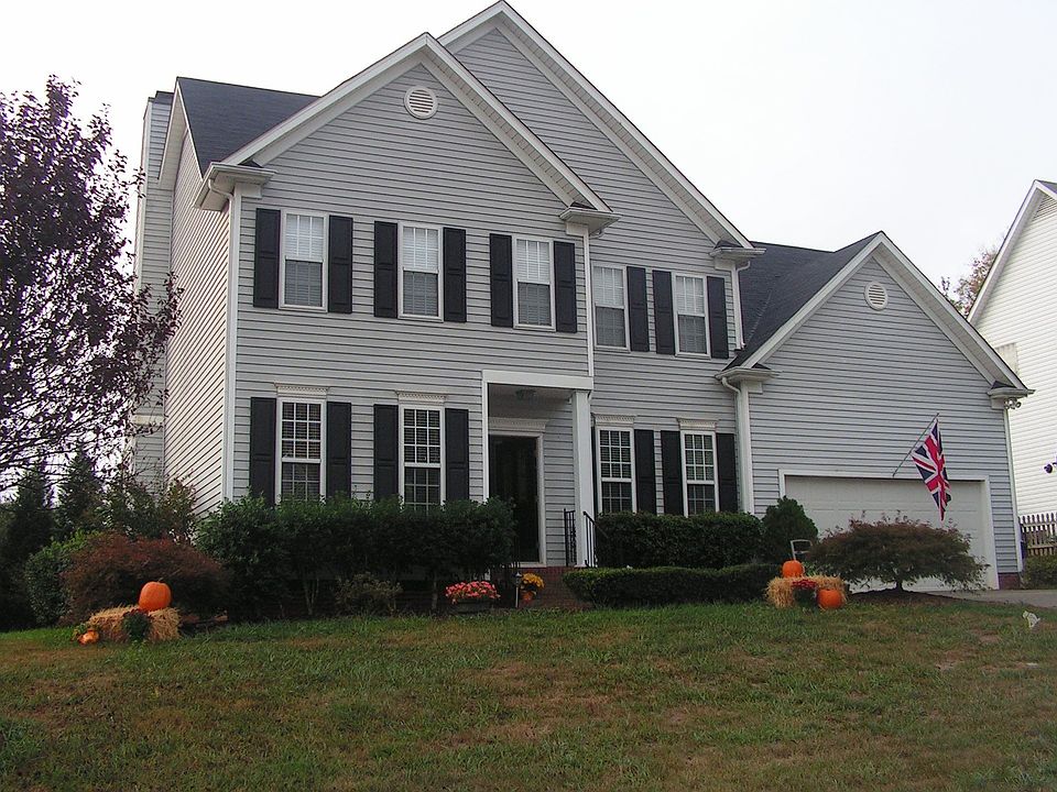 Lovely corner lot on 0.3 acres