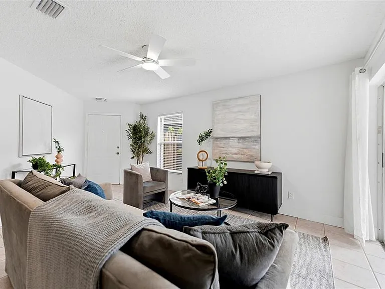 6048 Sand Key Ln — Photo 4