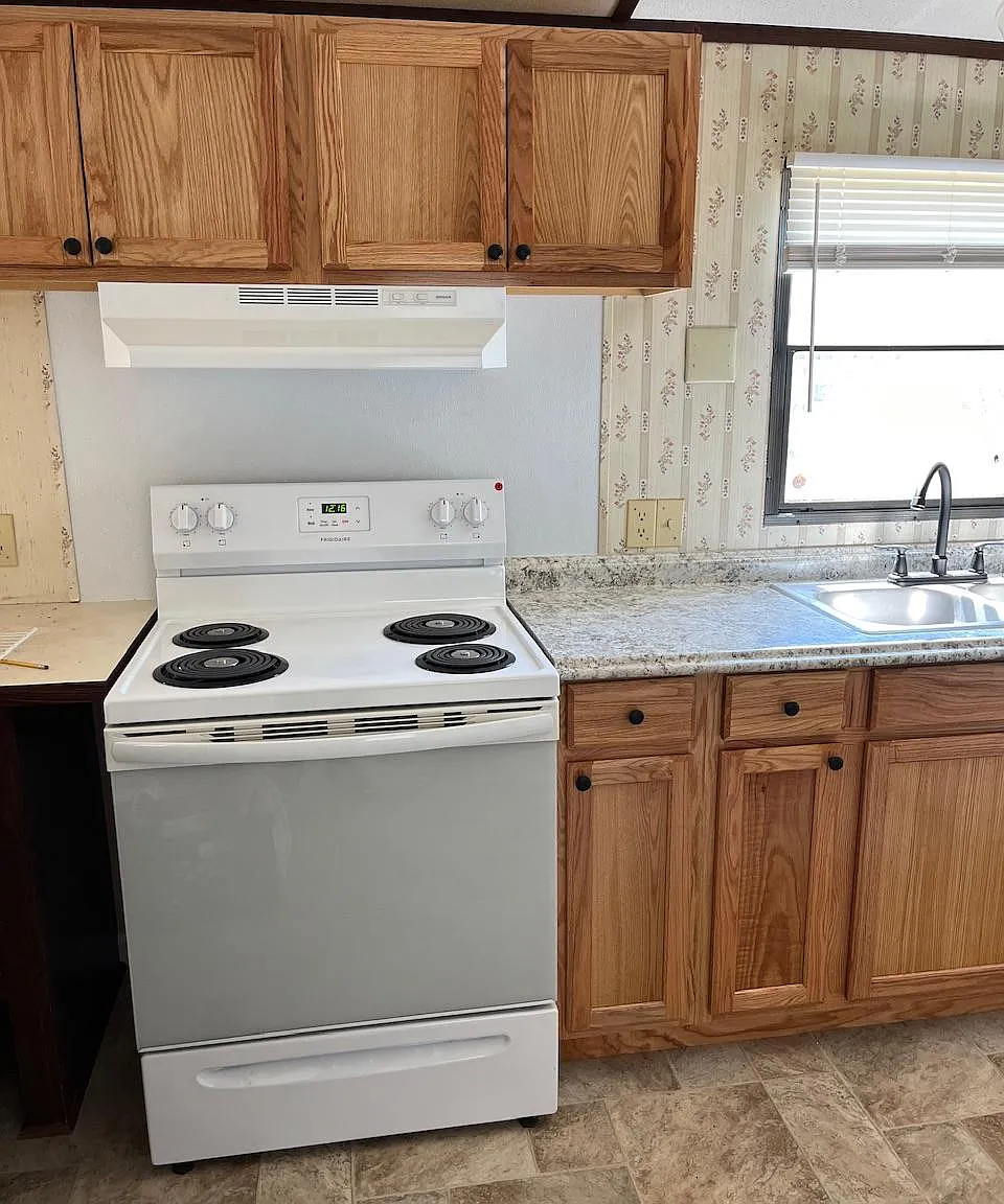 2 bed, 924 sqft, $1,000 — Photo 1