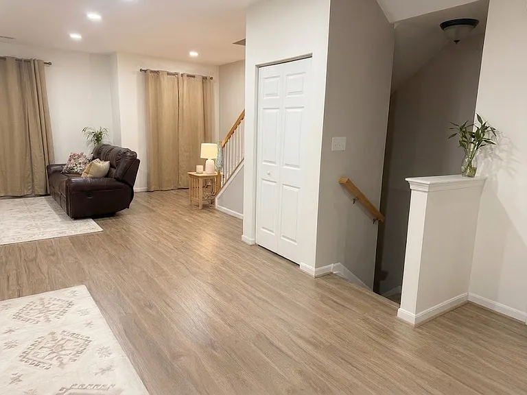 404 Jacobsen Dr — Photo 3