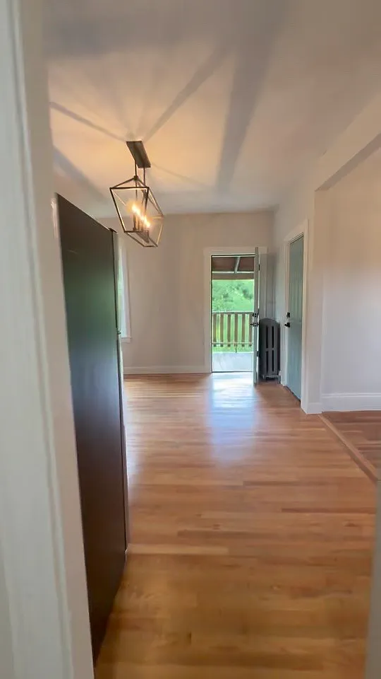 2 bed, 1200 sqft, $1,900 — Photo 1