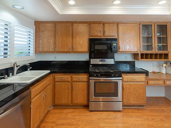 5th image of 20645 Roscoe Blvd Unit D