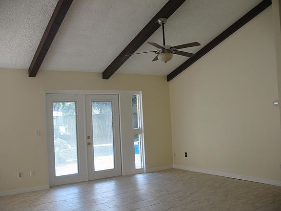living room (only 1/2) very large