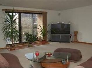 1717 W Crystal Ln UNIT 202, Mount Prospect, IL