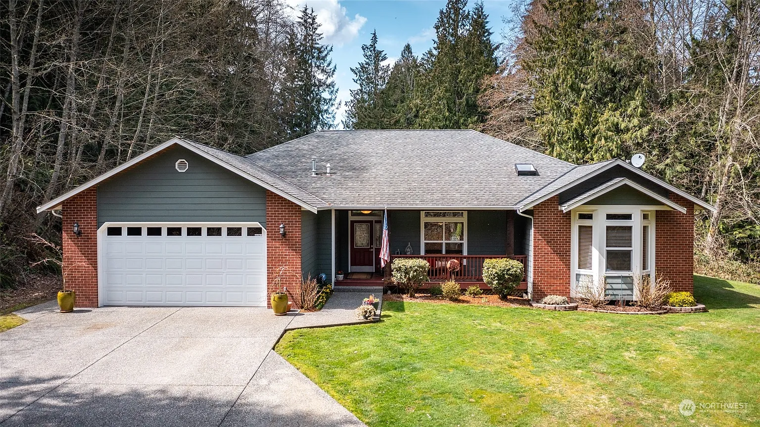 16068 Mountain View Road photo 1