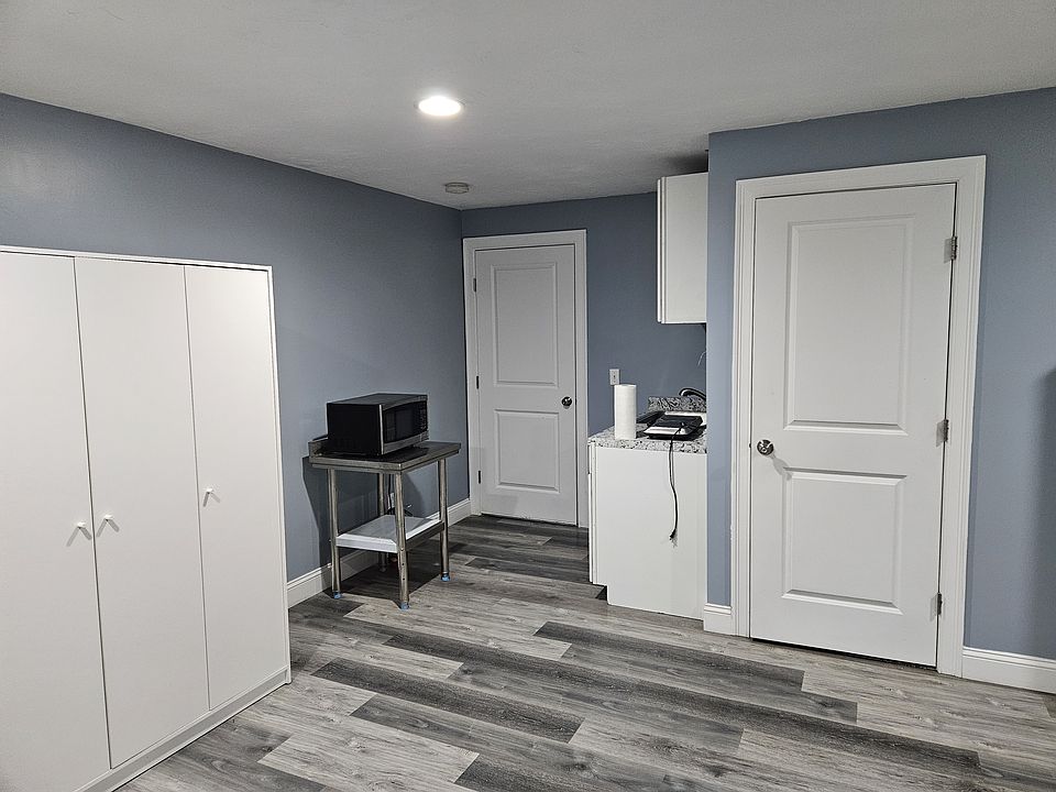 2nd image of 505 Salisbury St