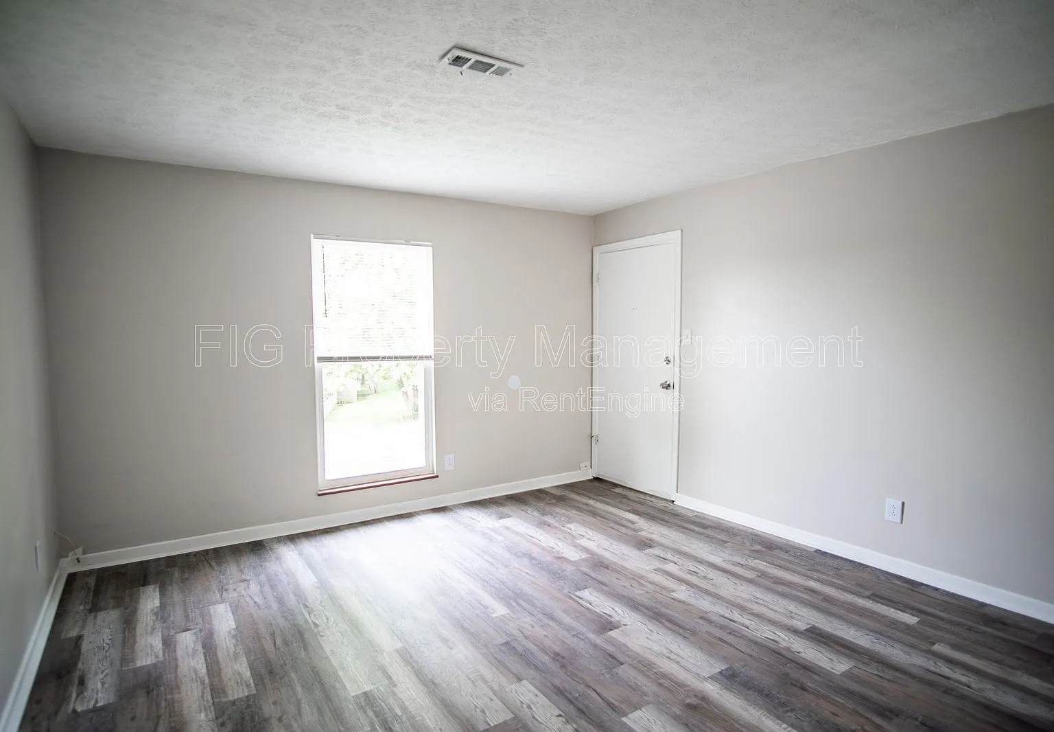 2 bed, 1.0 bath, 900 sqft, $1,245 — Photo 2