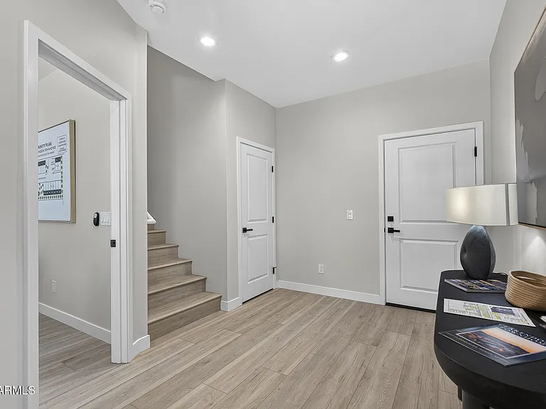 2601 E Clarendon Ave #3 — Photo 31