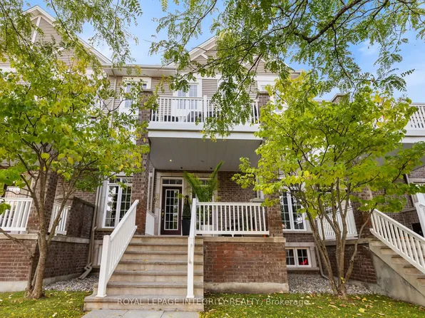 270 Kinghaven Cres #16, Ottawa, ON K2M 0C1