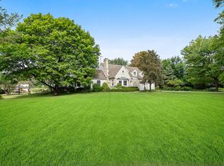 2500 Pfingsten Rd, Northbrook, IL 60062