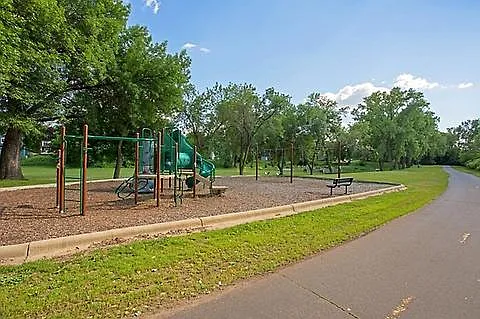 10511 Cedar Lake Rd #211 — Photo 26