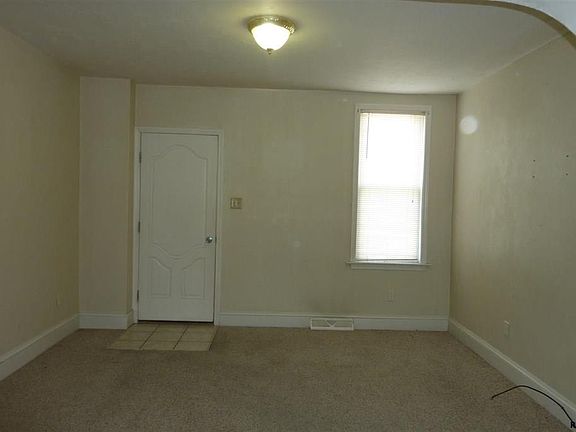 5th image of 746 Wallace St