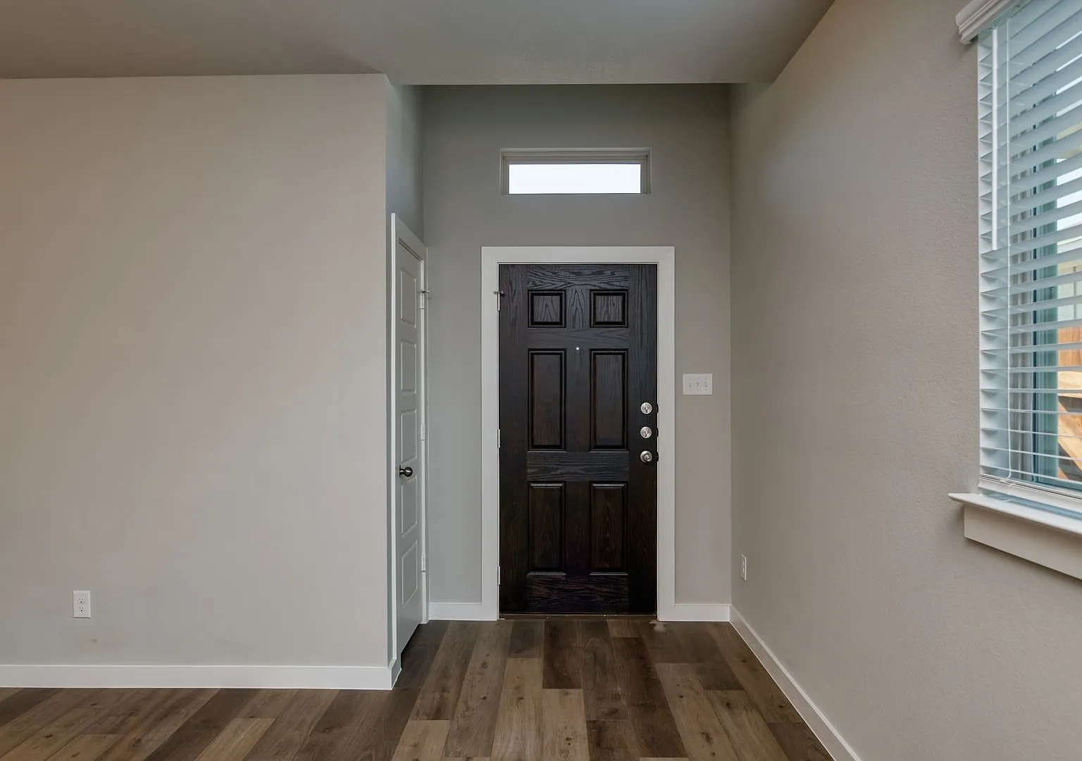 Gorgeous 3 Bedroom Duplex Located In Midlothian Isd! — Photo 4
