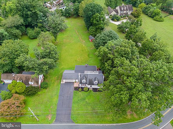 4th image of 49 Benner Rd