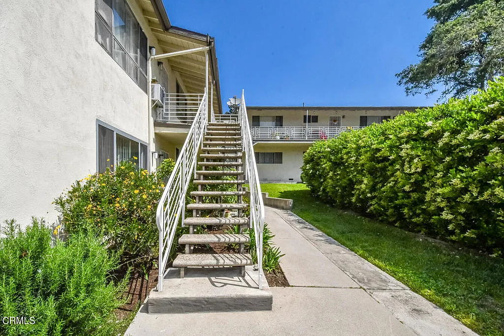 2 bed, 1.0 bath, 950 sqft, $2,600 — Photo 4