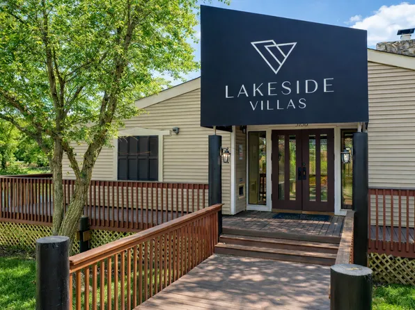 Lakeside Villas