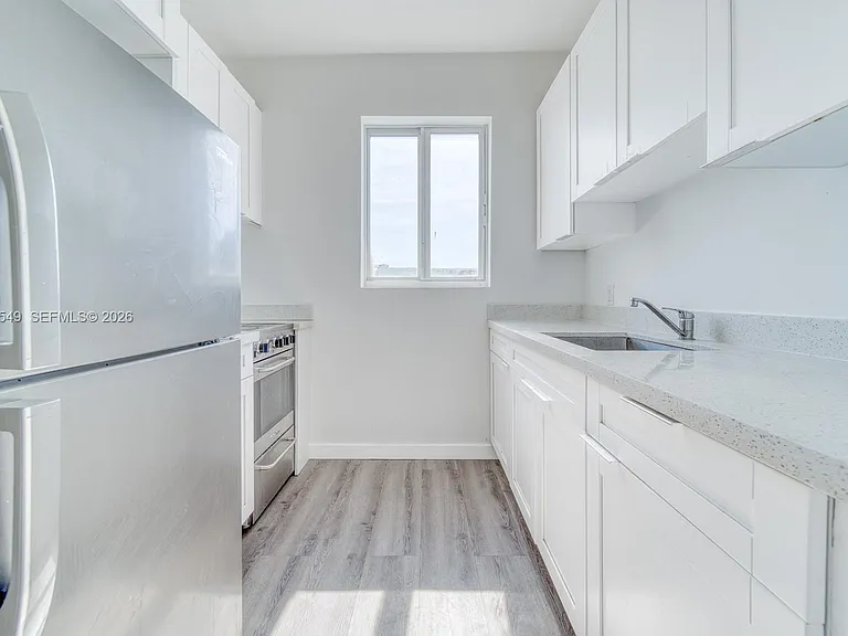2352 SW 5th St #5 — Photo 5