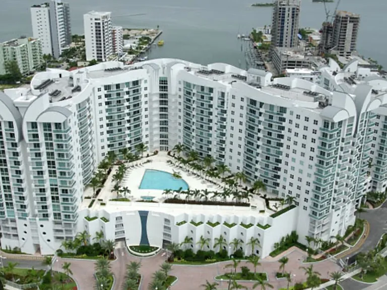 7900 Harbor Island Dr #Penthouse 14 — Photo 17