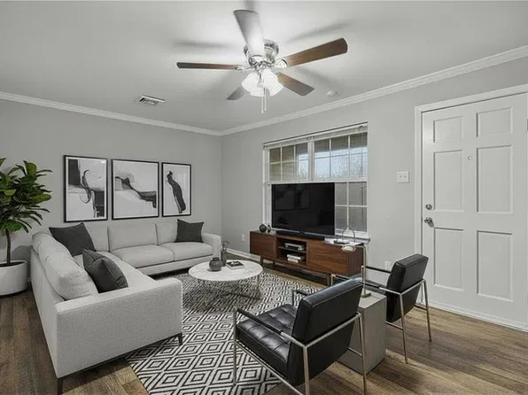 13 Neville St, Portsmouth, VA 23701