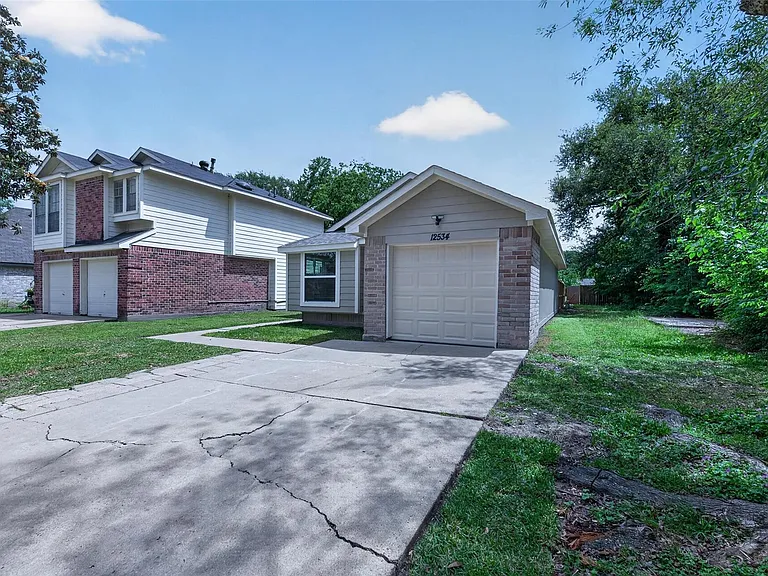12534 Warrenwood Dr — Photo 3