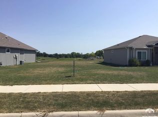 2533 Chasehire Dr, Lawrence, KS 66046