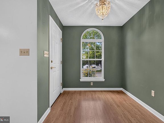 4th image of 55 Farm Ln