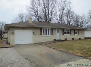 1215 Maple St, Jacksonville, IL 62650