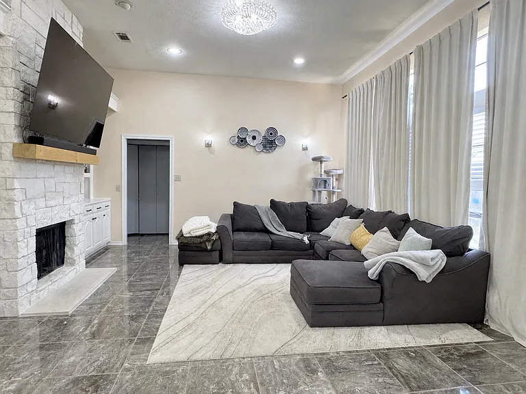 2530 Millcroft Ln — Photo 7