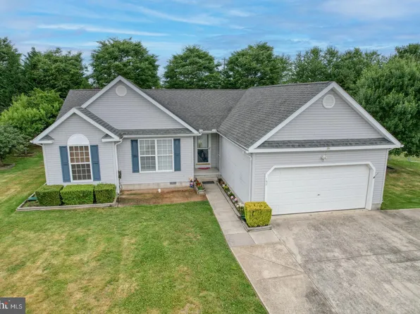 158 N Ember Dr, Felton, DE 19943