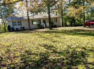 527 Honeysuckle Ln, Temple, GA 30179