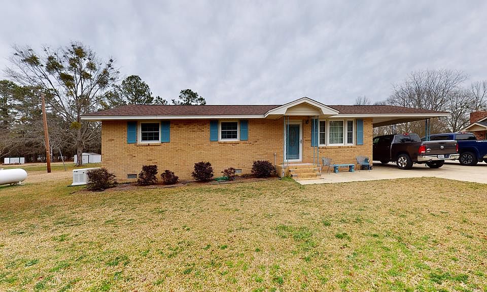 1st image of 7 Glenwood Dr