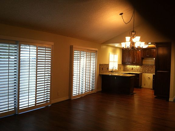 4th image of 120 N Mountain Ave #A