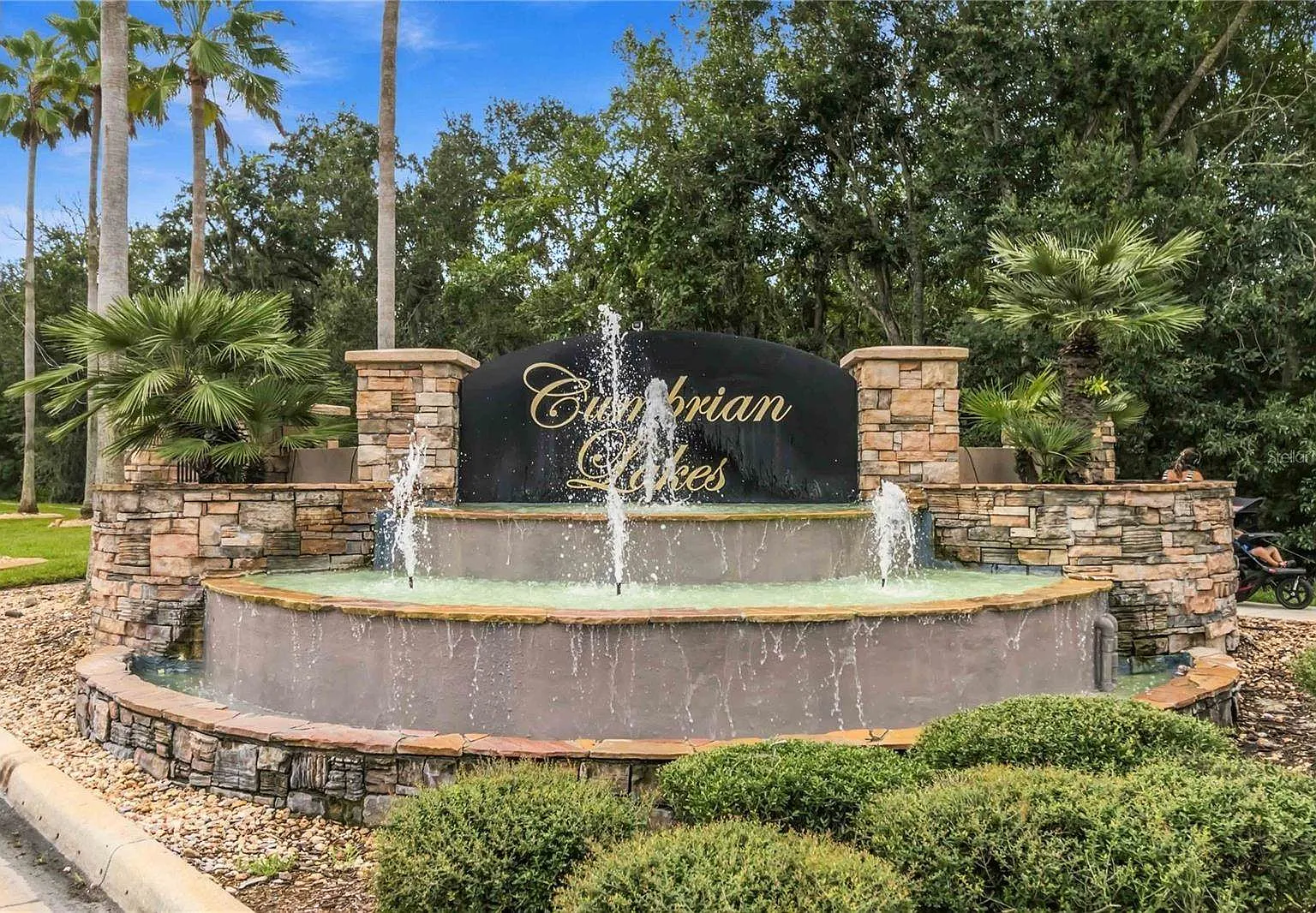 5 bed, 3.5 bath, 2565 sqft, $2,750 — Photo 2