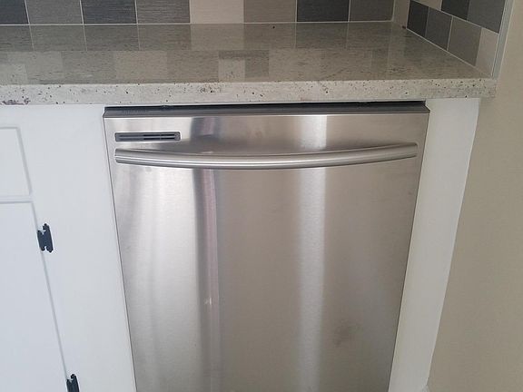 5th image of 2870 Joseph Ave APT 2