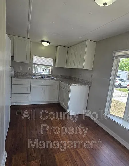 2735 W 10th St #HP-7 — Photo 8