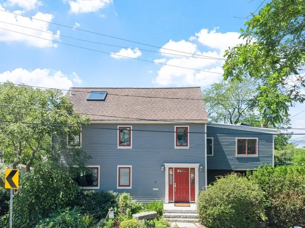 12 Andrews St, Gloucester, MA 01930