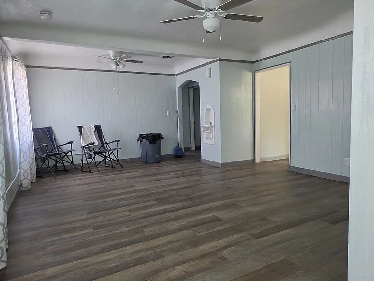 258 W Bonita St — Photo 2