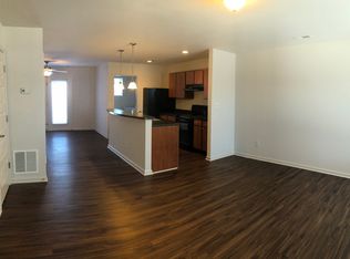 383 McConnells Trce APT 102, Lexington, KY 40511