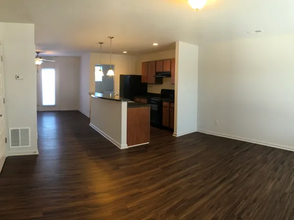 383 McConnells Trce APT 102, Lexington, KY 40511