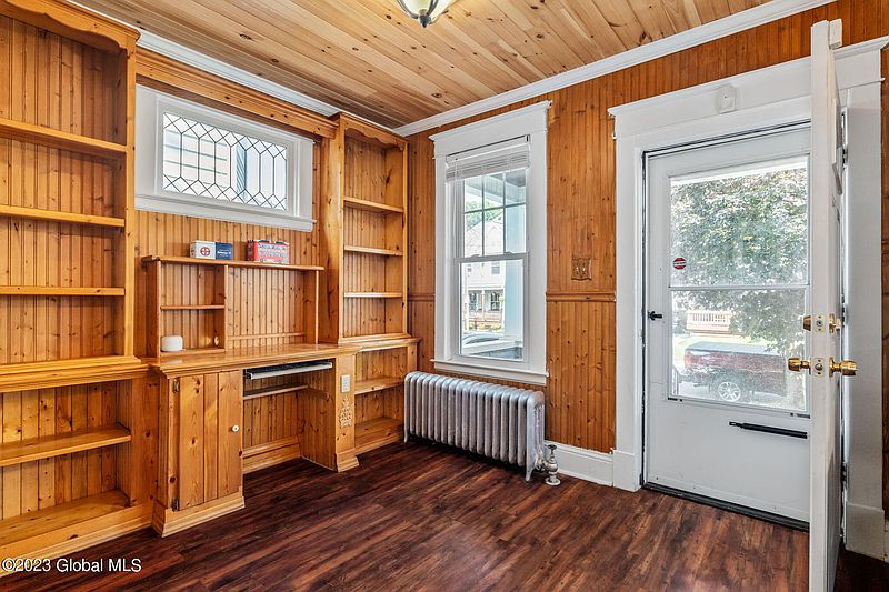 5th image of 82 Snowden Avenue