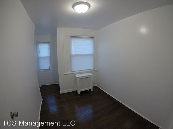 4th image of 5441 Windsor Ave